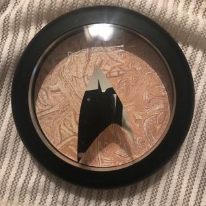MAC limited edition Star Trek highlighter